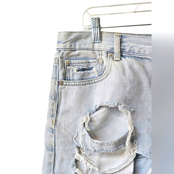 American Eagle Light Wash Blue Denim Distressed Jean Shorts Summer Size 16 - Picture 7 of 12